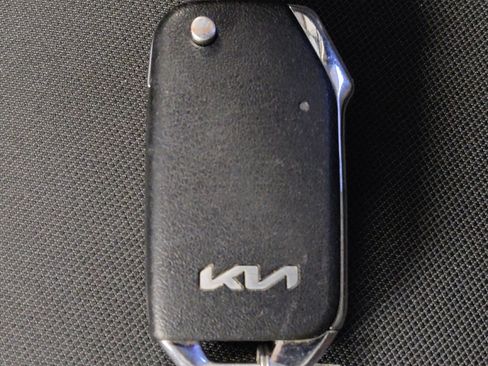 Used 2023 Kia Sportage LX image 32