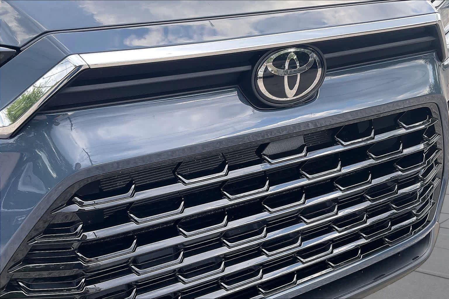 Used 2026 Toyota Grand Highlander AWD image 28