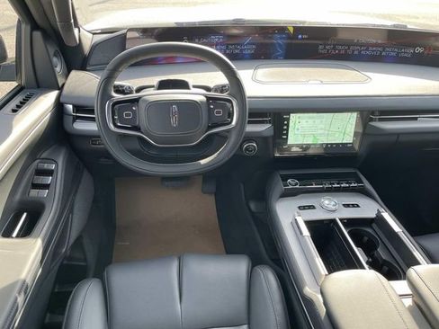 New 2025 Lincoln Navigator Reserve w/ Jet Appearance Package AWD/4WD image 14