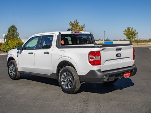 Used 2025 Ford Maverick XLT w/ Equipment Group 302A AWD/4WD image 6