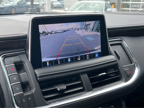 Used 2021 Chevrolet Tahoe Z71 w/ Luxury Package AWD/4WD image 38