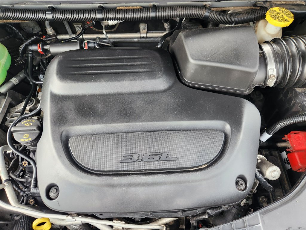 Used 2022 Chrysler Pacifica Touring-L FWD image 23