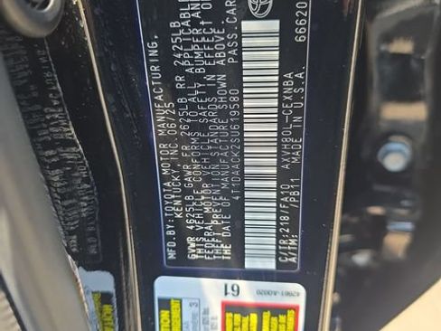Used 2025 Toyota Camry LE FWD image 8