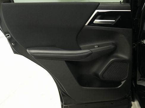 Used 2025 Mitsubishi Outlander ES image 15