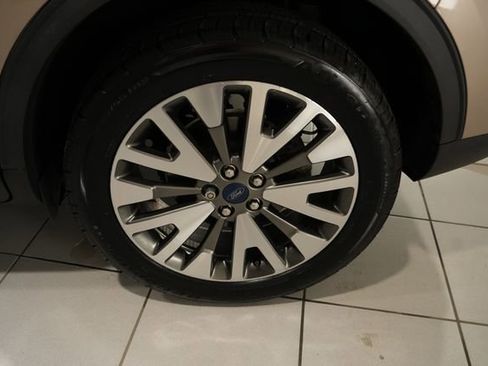 Used 2020 Ford Escape Titanium AWD/4WD image 11