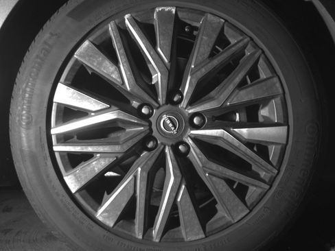 Used 2025 Nissan Altima 2.5 SV FWD image 13