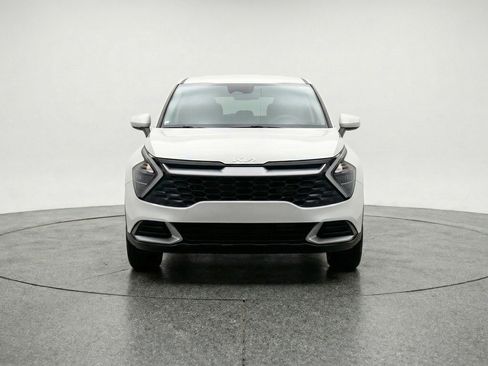 Used 2025 Kia Sportage LX image 2