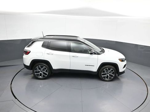 Used 2025 Jeep Compass Limited AWD/4WD image 35