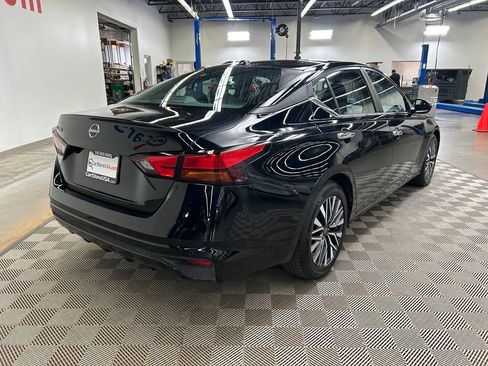 Used 2025 Nissan Altima 2.5 SV FWD image 9