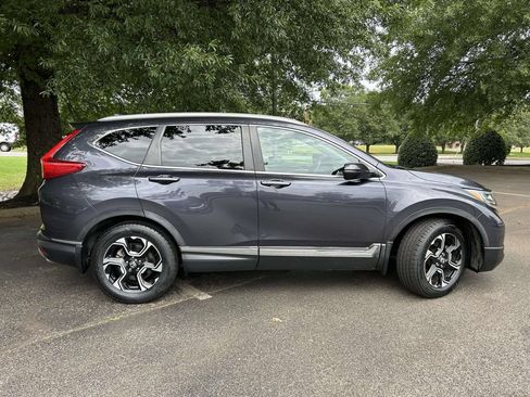 Used 2018 Honda CR-V Touring image 2