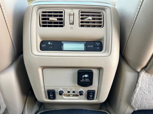 Used 2014 Nissan Pathfinder Platinum w/ Platinum Premium Package FWD image 28