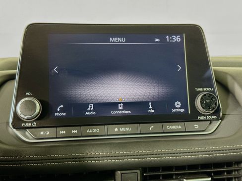 Used 2024 Nissan Rogue SV FWD image 16