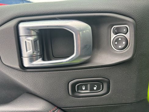 Used 2021 Jeep Wrangler Unlimited Rubicon w/ Xtreme Recon 35" Tire Package image 16