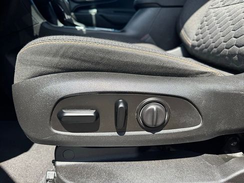 Used 2019 Chevrolet Equinox LT FWD image 17