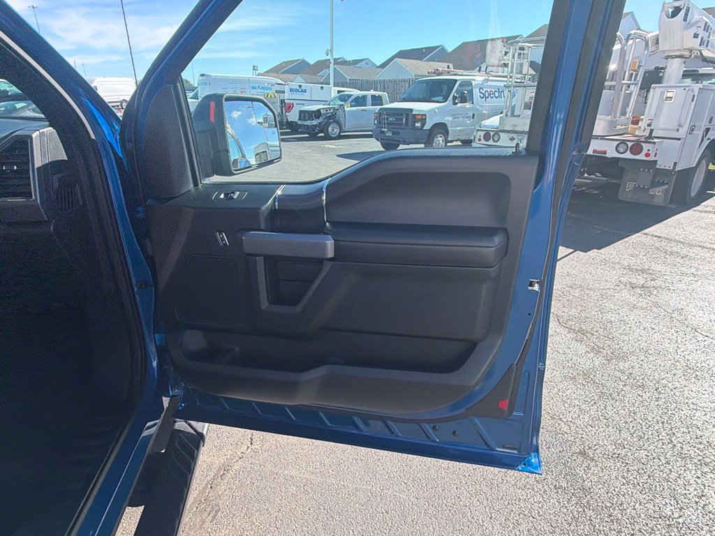 Used 2018 Ford F150 XLT w/ Equipment Group 302A Luxury AWD/4WD image 40