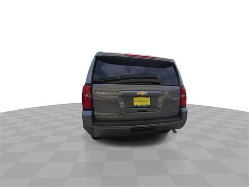 Used 2018 Chevrolet Suburban LT image 7
