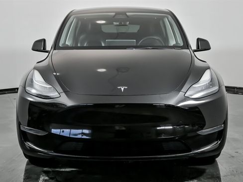 Used 2021 Tesla Model Y Long Range image 4