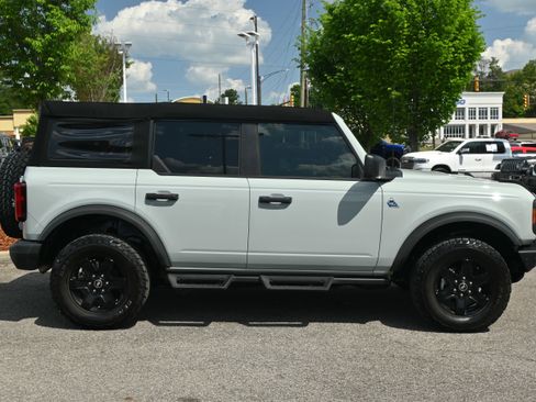 Used 2024 Ford Bronco Black Diamond AWD/4WD image 11
