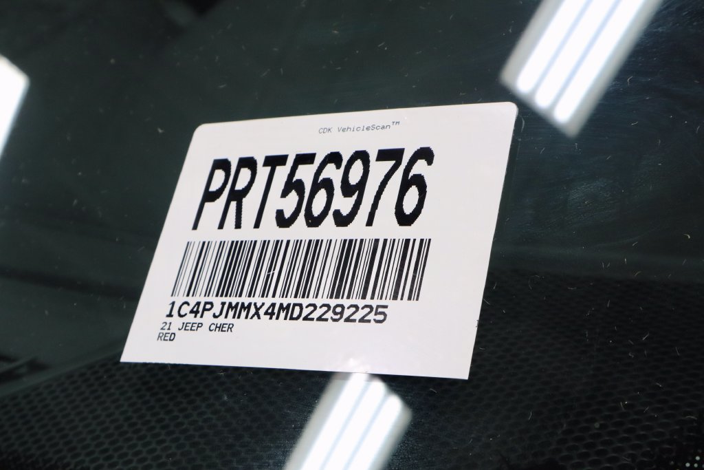 Used 2021 Jeep Cherokee Latitude Lux w/ Sun & Sound Group AWD/4WD image 35