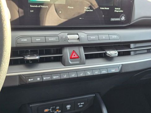 New 2025 Kia K4 LX image 26