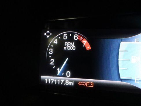 Used 2017 Ford Explorer XLT w/ Equipment Group 202A image 22