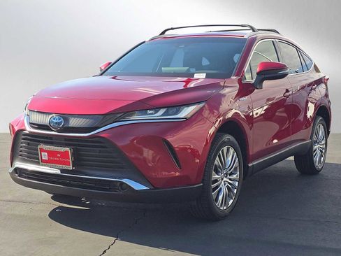 Used 2021 Toyota Venza XLE image 7