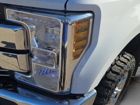 Certified 2019 Ford F250 Lariat w/ Chrome Package image 28