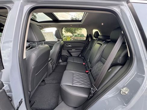 New 2026 Nissan Rogue Platinum AWD/4WD image 12