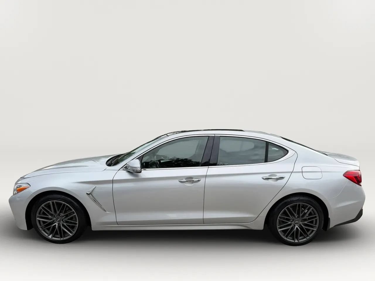Used 2019 Genesis G70 2.0T Advanced w/ Elite Package RWD image 6