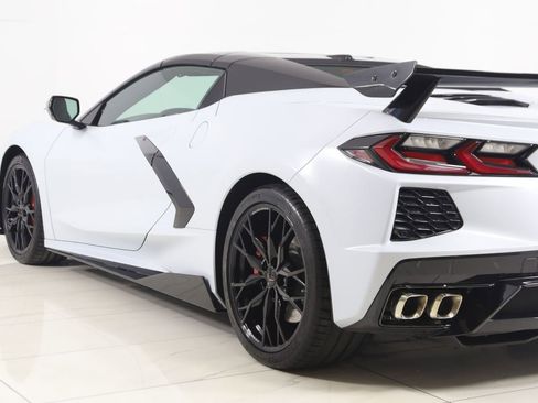 Used 2023 Chevrolet Corvette Stingray Premium Conv w/ Z51 Performance Package RWD image 32