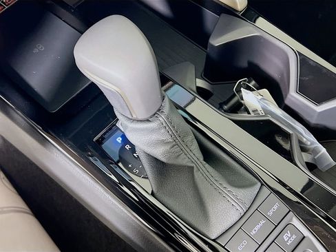 New 2026 Toyota Camry XLE AWD/4WD image 16