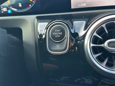 Used 2021 Mercedes-Benz CLA 250 4MATIC image 38