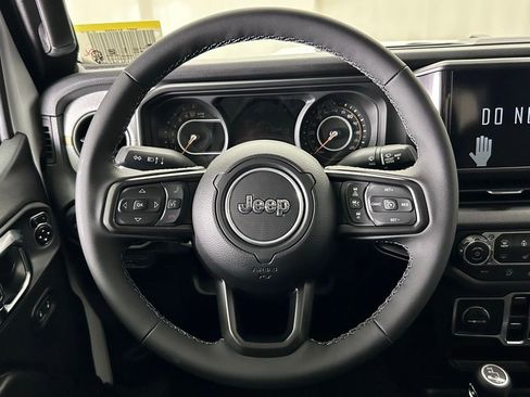 New 2025 Jeep Gladiator Sport image 24