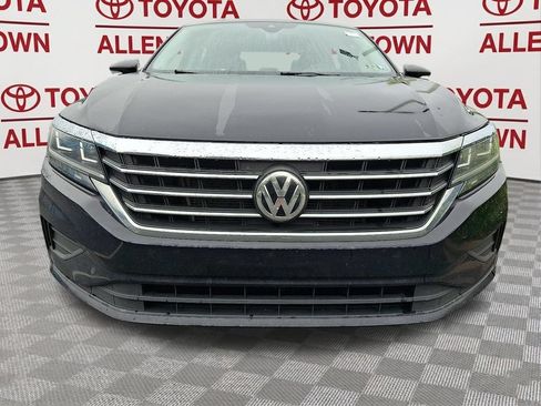 Used 2021 Volkswagen Passat 2.0T SE FWD image 2