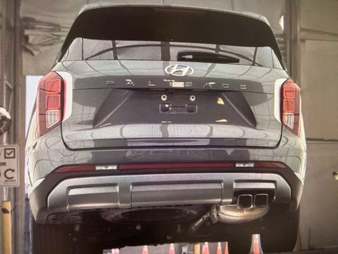 Used 2025 Hyundai Palisade SEL FWD image 15