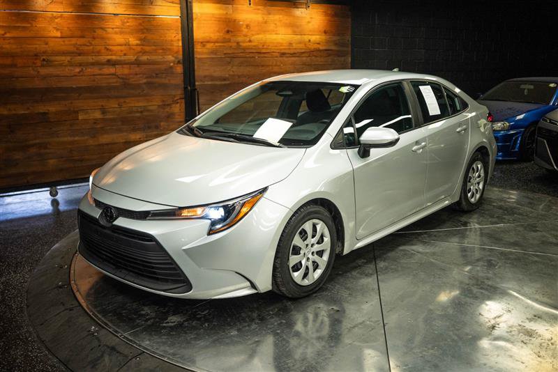 Used 2025 Toyota Corolla LE FWD image 2