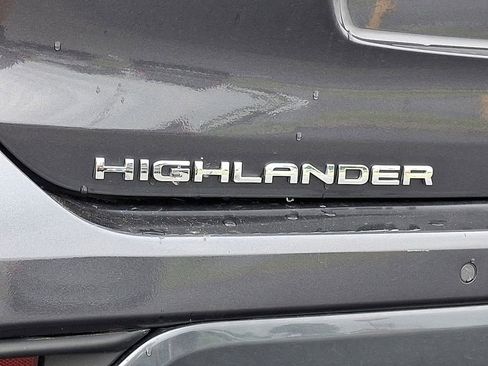 Used 2023 Toyota Highlander Limited AWD/4WD image 9