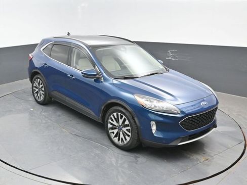 Certified 2020 Ford Escape Titanium AWD/4WD image 20