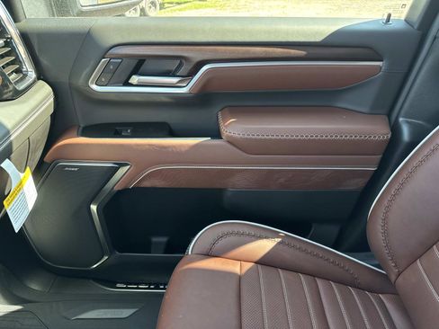 New 2026 GMC Sierra 3500 Denali Ultimate w/ LPO, Black Badging Package image 29