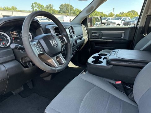 Used 2022 RAM 1500 Classic SLT image 33