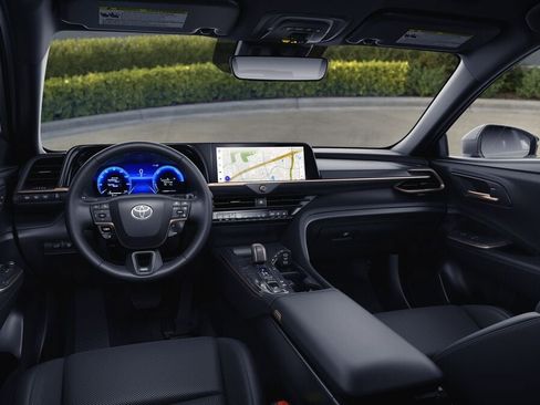 Used 2026 Toyota Crown Signia image 19