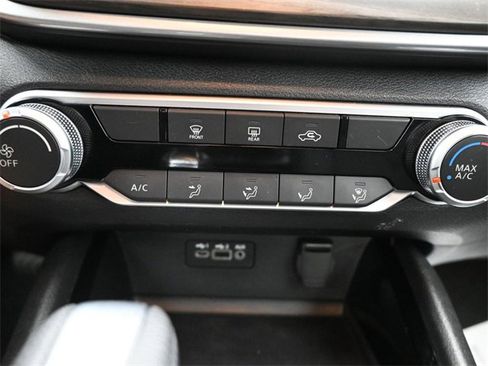 Used 2024 Nissan Altima 2.5 SV image 15