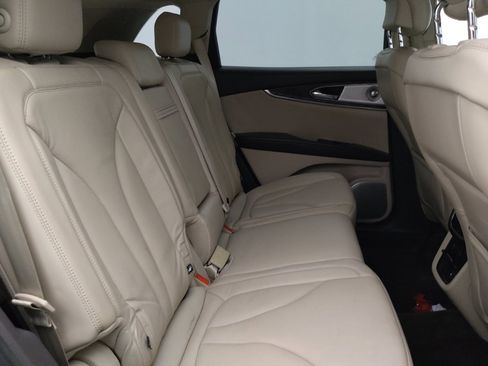 Used 2016 Lincoln MKX Reserve w/ Luxury Package FWD image 19