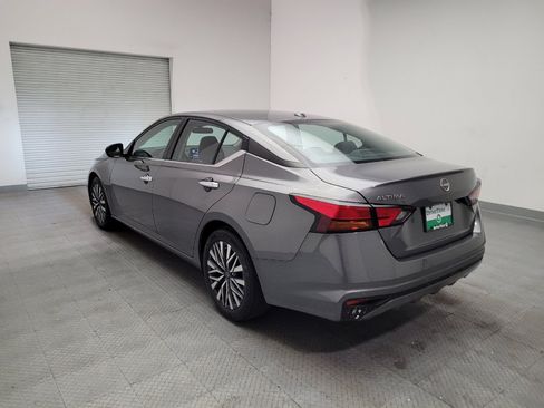 Used 2025 Nissan Altima 2.5 SV FWD image 5