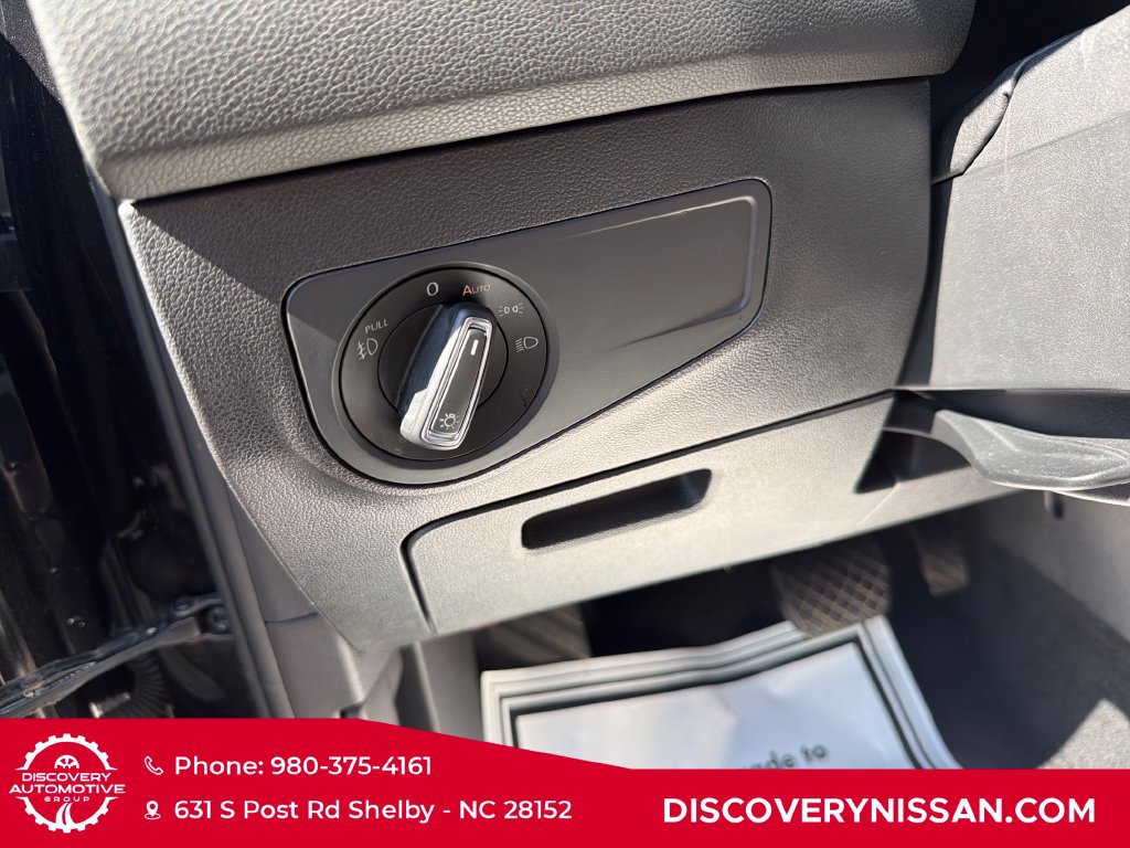 Used 2021 Volkswagen Tiguan SEL FWD image 16
