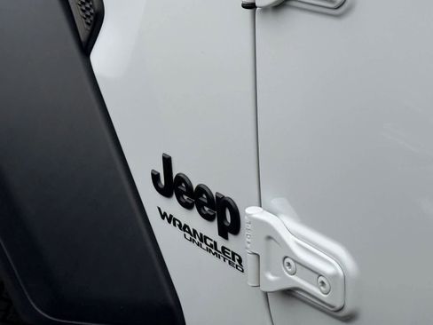 Used 2021 Jeep Wrangler Unlimited Sport image 14