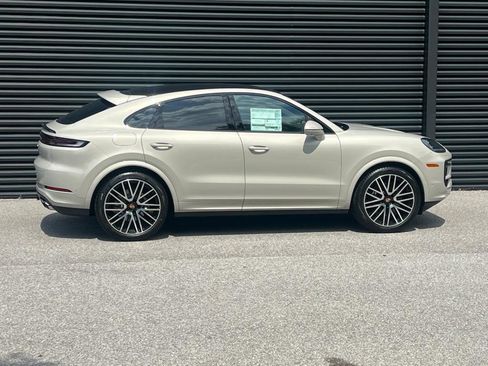 New 2025 Porsche Cayenne Coupe image 8