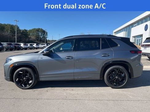 New 2026 Volkswagen Tiguan SE R-Line image 3