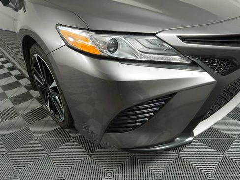 Used 2020 Toyota Camry XSE image 9
