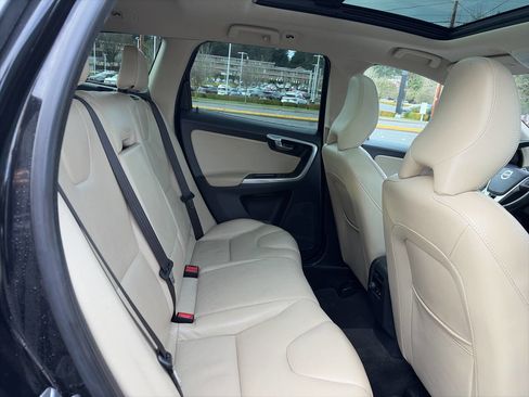 Used 2016 Volvo XC60 T5 Premier image 20